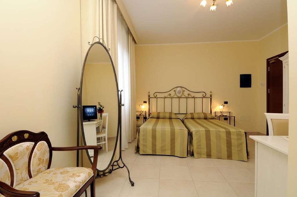 Hotel Villa Fiorita Giulianova Chambre photo