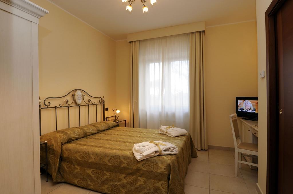 Hotel Villa Fiorita Giulianova Chambre photo