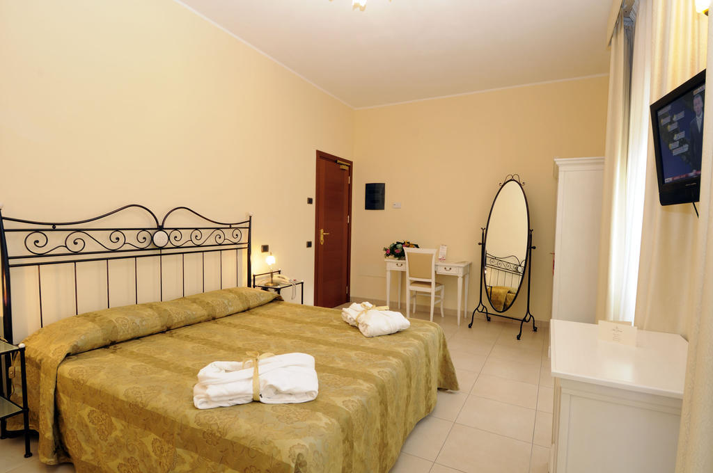 Hotel Villa Fiorita Giulianova Chambre photo